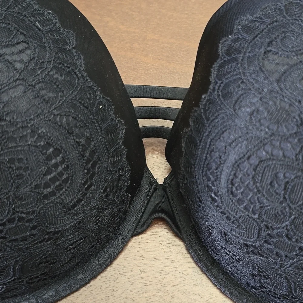 SOMA Elegant Black Lace Pushup Bra Sz 44D‎
